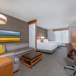 Queen Room Two Queen Beds Sofa Bed Roll Shower Disability Access
